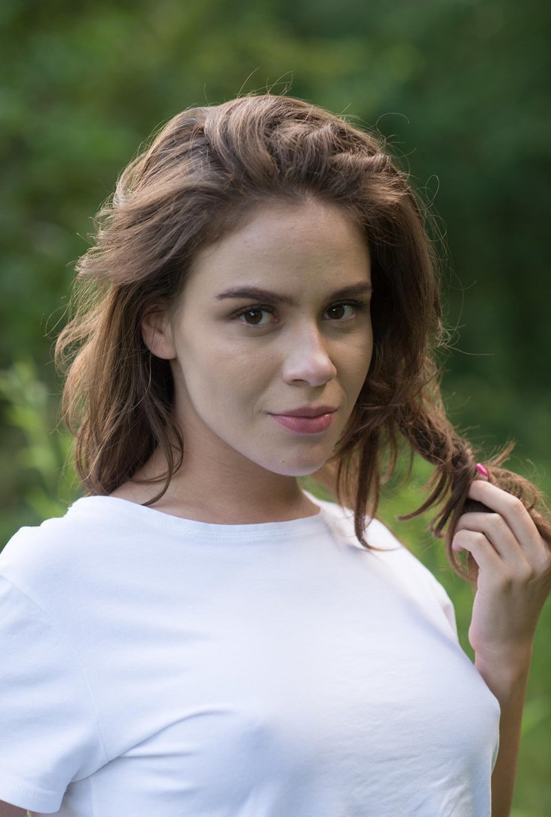 Лариса, 20 лет, 5 размер груди